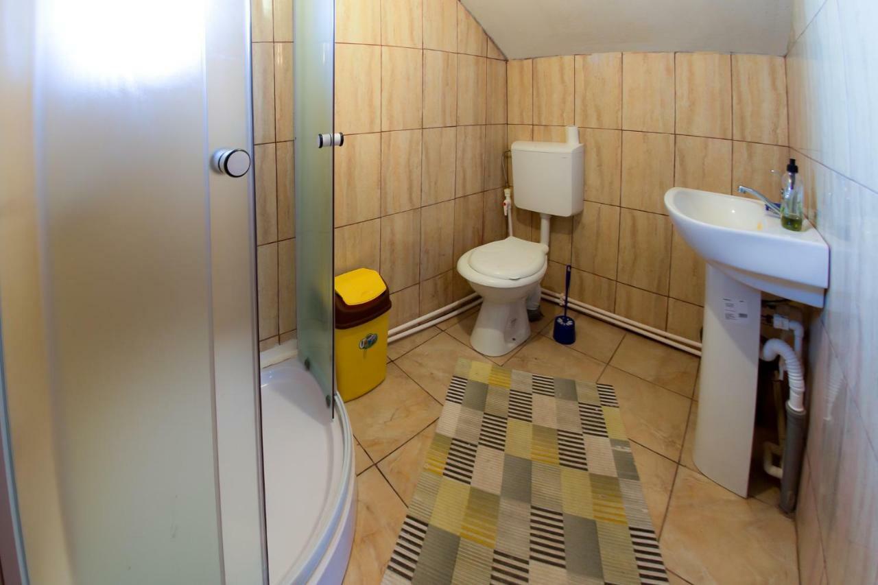 Casa De Vacanta Jeny Novaci-Străini Esterno foto