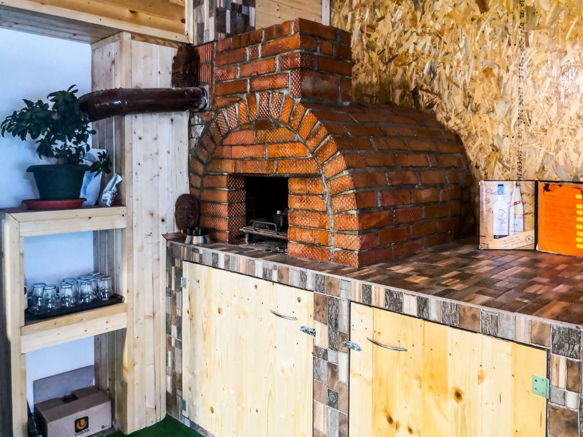 Casa De Vacanta Jeny Novaci-Străini Esterno foto